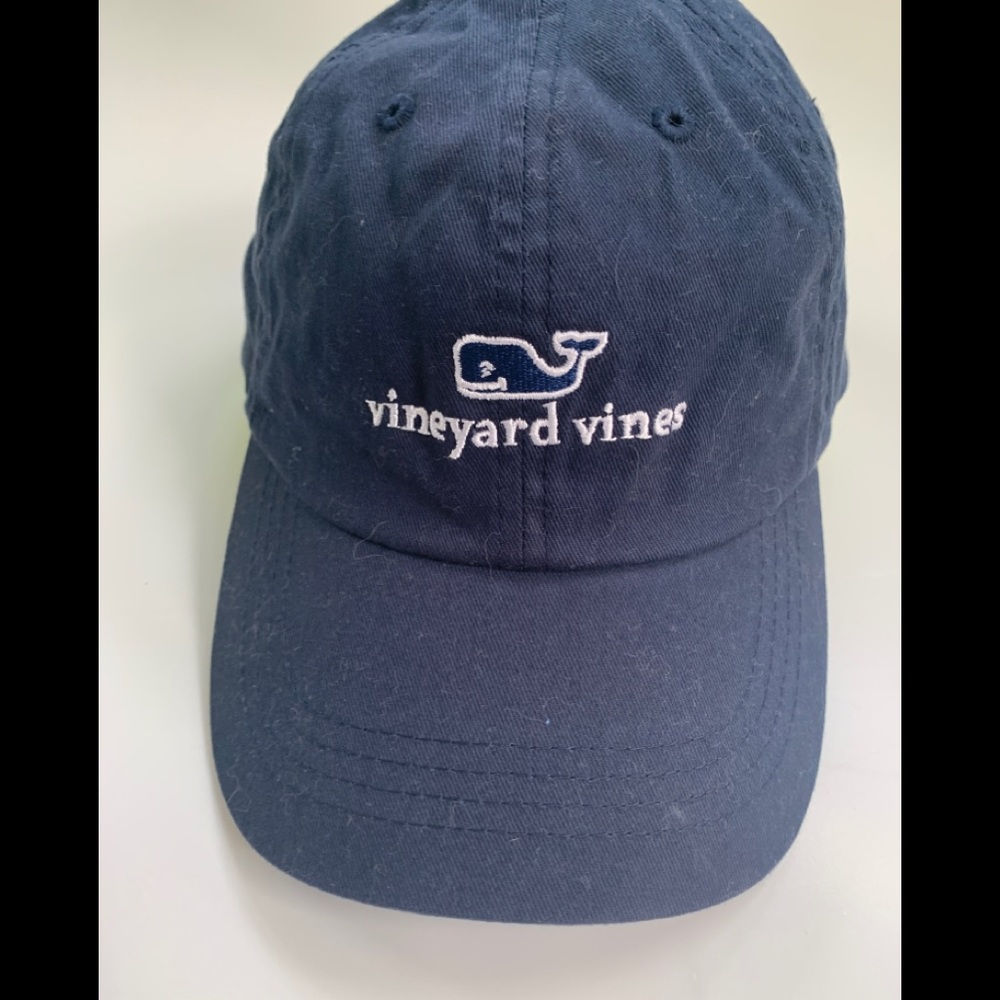 Vineyard vines hat.